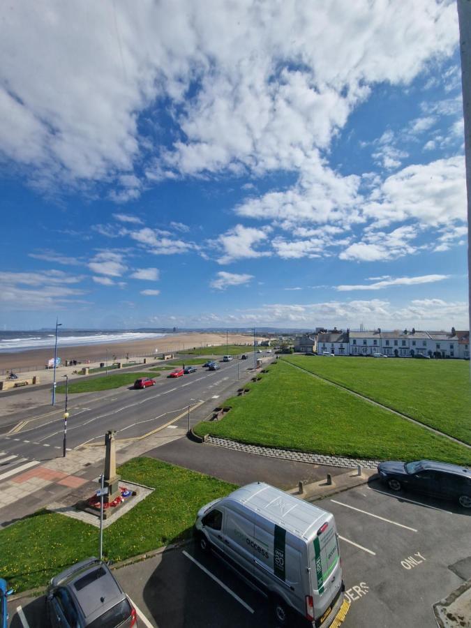 2 The Green, Exceptional Large House, Sea Views Loads Of Bathrooms Seaton Carew Esterno foto