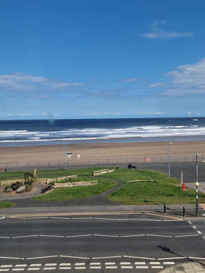 2 The Green, Exceptional Large House, Sea Views Loads Of Bathrooms Seaton Carew Esterno foto