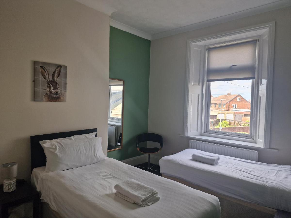 2 The Green, Exceptional Large House, Sea Views Loads Of Bathrooms Seaton Carew Esterno foto
